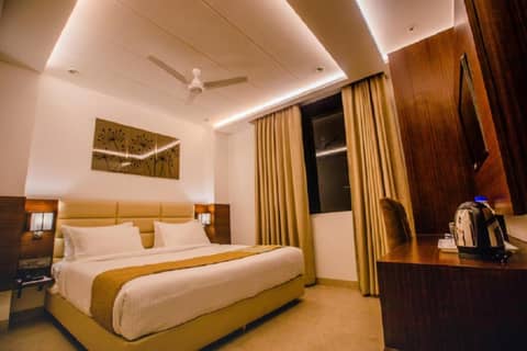 HOTEL TEN SQUARE - 5 Minutes from The Taj Mahal — hotel room