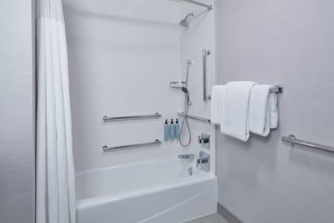 Courtyard by Marriott Detroit Livonia — photo 8