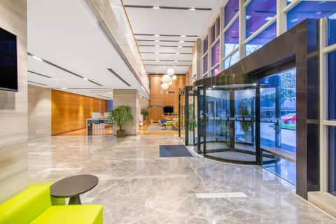 Holiday Inn Express Hangzhou Huanglong, an IHG Hotel — hotel reception