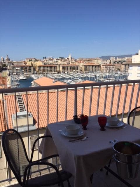 Suite privée du balcon du vieux port Marseille — photo 1