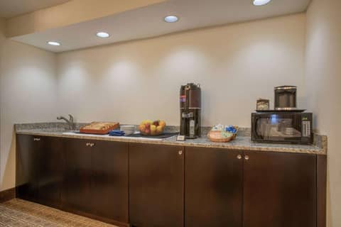DoubleTree Suites by Hilton Nashville Airport — kitchen