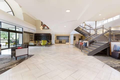 DoubleTree Suites by Hilton Nashville Airport — recepcion & lobby