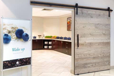 DoubleTree Suites by Hilton Nashville Airport — dining
