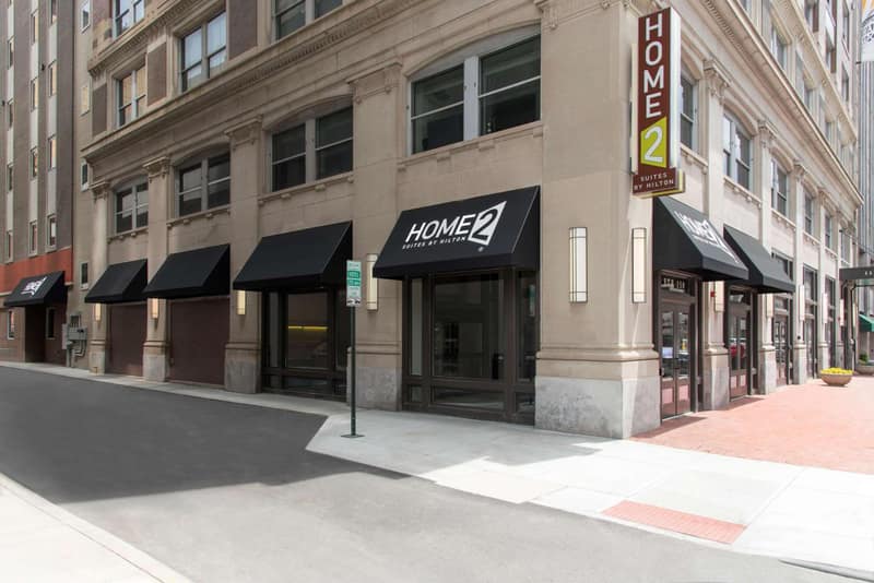 Home2 Suites by Hilton Indianapolis Downtown Indianapolis — building