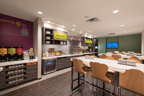 Home2 Suites by Hilton Indianapolis Downtown Indianapolis — photo 3