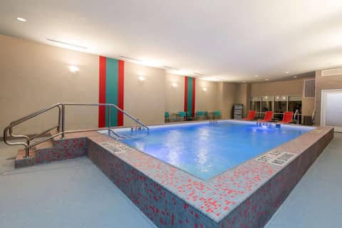 Home2 Suites by Hilton Indianapolis Downtown Indianapolis — photo 9