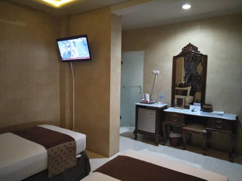 Hotel Indah Palace Yogyakarta — hotel room