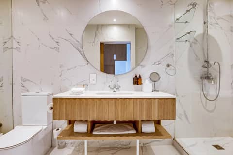 The Marly Boutique Hotel & Spa — bathroom
