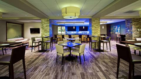 Embassy Suites by Hilton Portland Tigard — photo 6