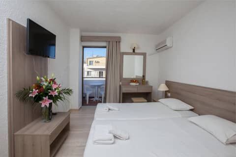 Apollon Hotel — hotel room