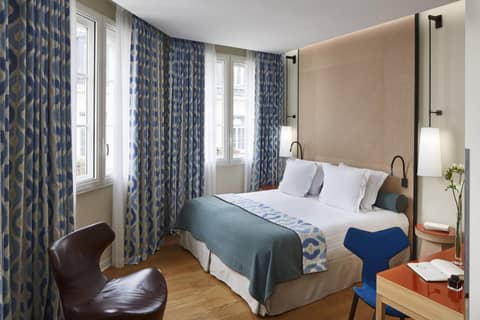 Hôtel Bel Ami — hotel room