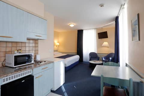 Hotel Montbrillant — hotel room