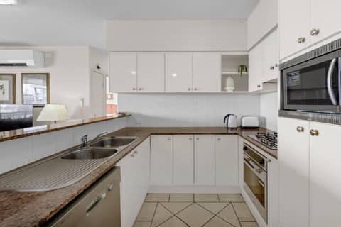 The Oasis Apartments — photo 4