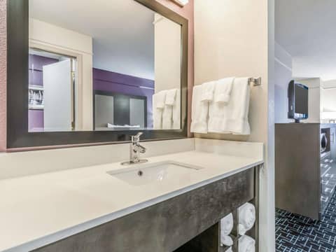 La Quinta by Wyndham Kansas City Airport — photo 6