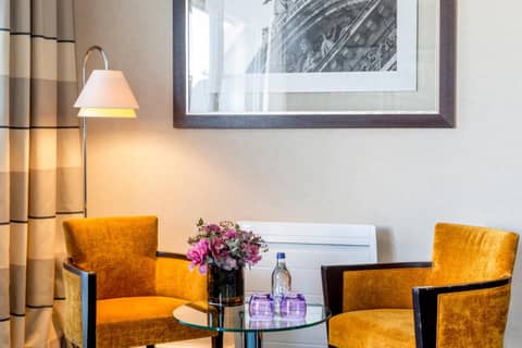 Auteuil Manotel — hotel room