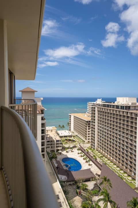 Embassy Suites by Hilton Waikiki Beach Walk — photo 2