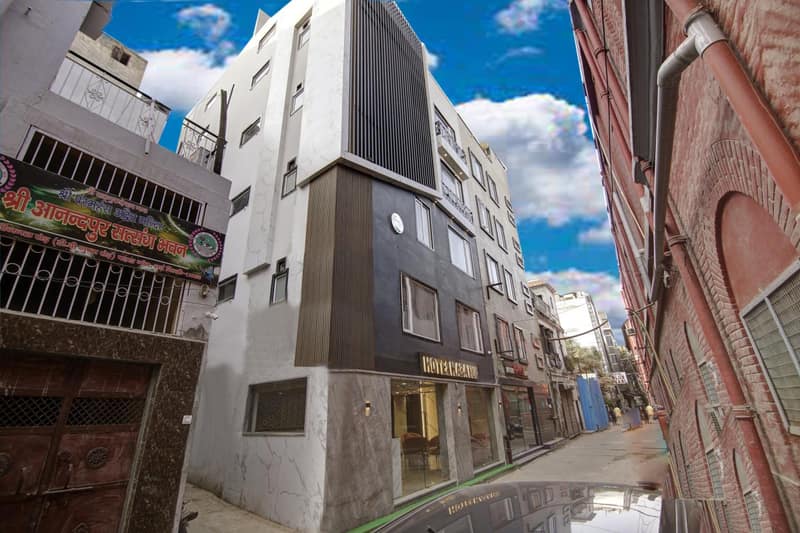 Hotel Kaca Inn - Near New Delhi Railway Station & Connaught Place — building