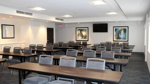 Holiday Inn Express & Suites - Jacksonville W - I295 and I10 by IHG — photo 6