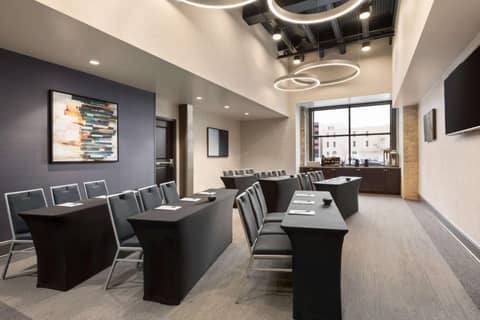 Homewood Suites By Hilton Milwaukee Downtown — photo 7