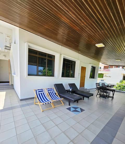 Little Heaven by Sky Hive, A Beach Front Bungalow — photo 3