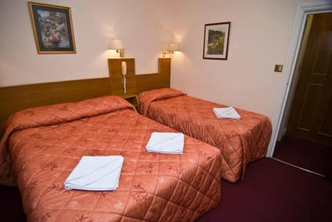 Alexandra Hotel — hotel room