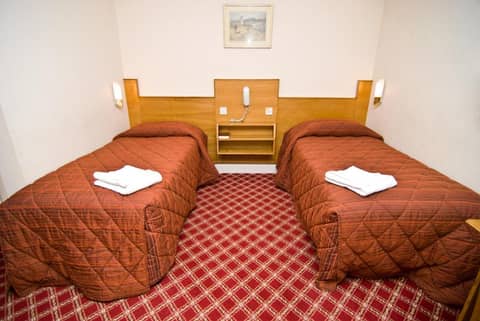 Alexandra Hotel — hotel room