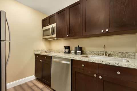 Embassy Suites Savannah Historic District — photo 6