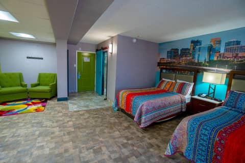 Philly Inn & Suites — photo 4