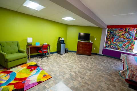 Philly Inn & Suites — photo 7