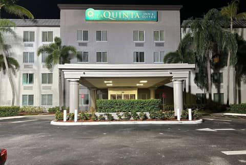 La Quinta Inn & Suites by Wyndham Sawgrass — photo 8