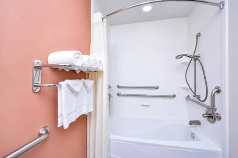 Sleep Inn & Suites - Austin Northeast — bathroom