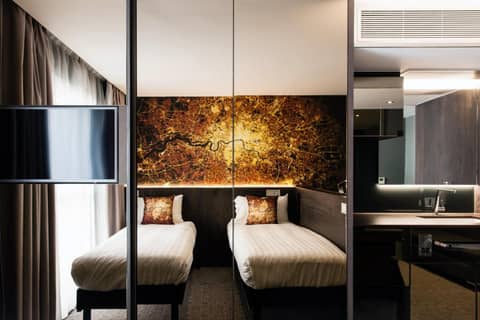 Heeton Concept Hotel – Luma Hammersmith — hotel room