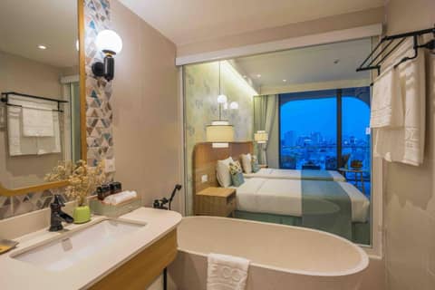 Cozy Danang Boutique Hotel — bathroom