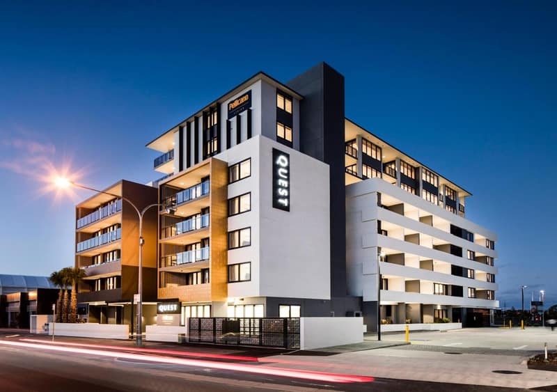 Quest Robina — building