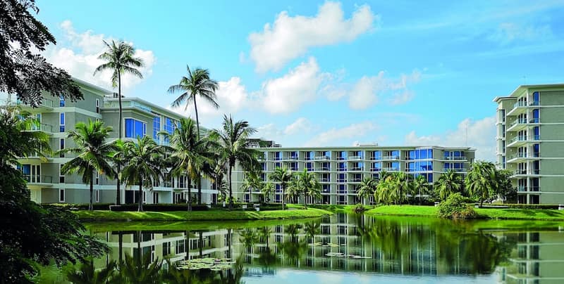 Splash Beach Resort Mai Khao Phuket — building