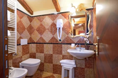 Antico Panada — bathroom