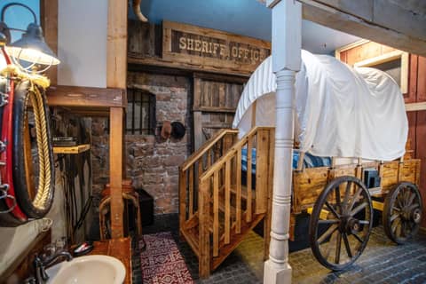 The Anniversary Inn - Fifth South — photo 8