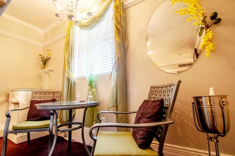 The Anniversary Inn - Fifth South — photo 9