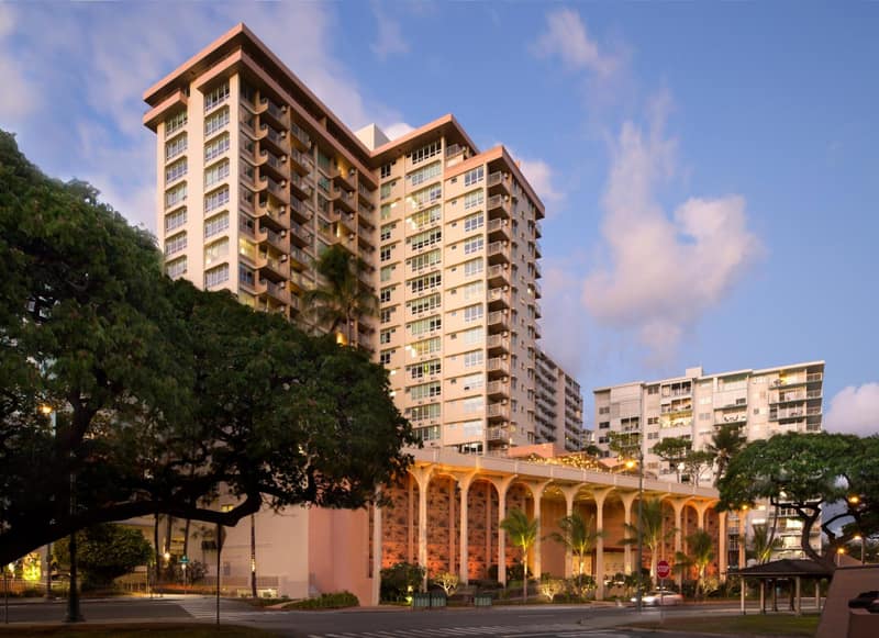 Queen Kapiolani Hotel — building