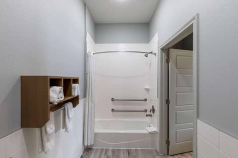 Days Inn & Suites by Wyndham Downtown/University of Houston — photo 6