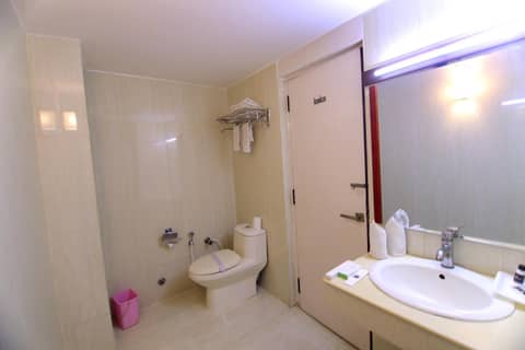 Taj Inn Hotel — bathroom