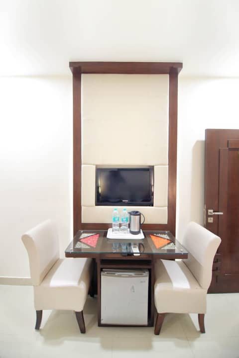 Taj Inn Hotel — hotel room