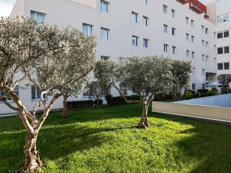 Aparthotel Adagio Access Marseille Prado Périer — building