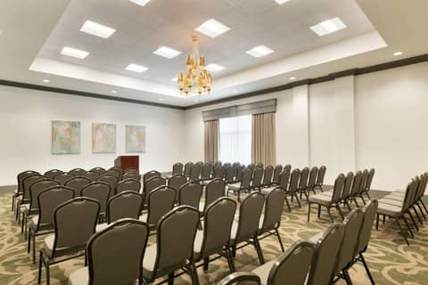 Embassy Suites Charlotte/Ayrsley — photo 9