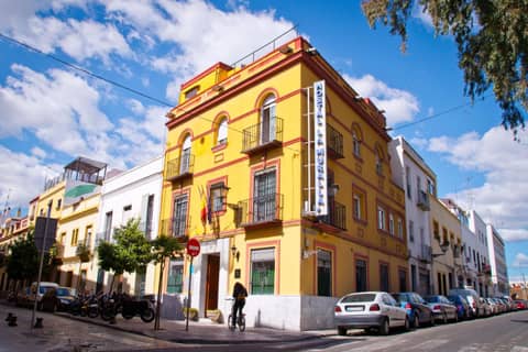 Hostal La Muralla — photo 4