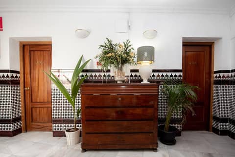 Hostal La Muralla — recepcion & lobby