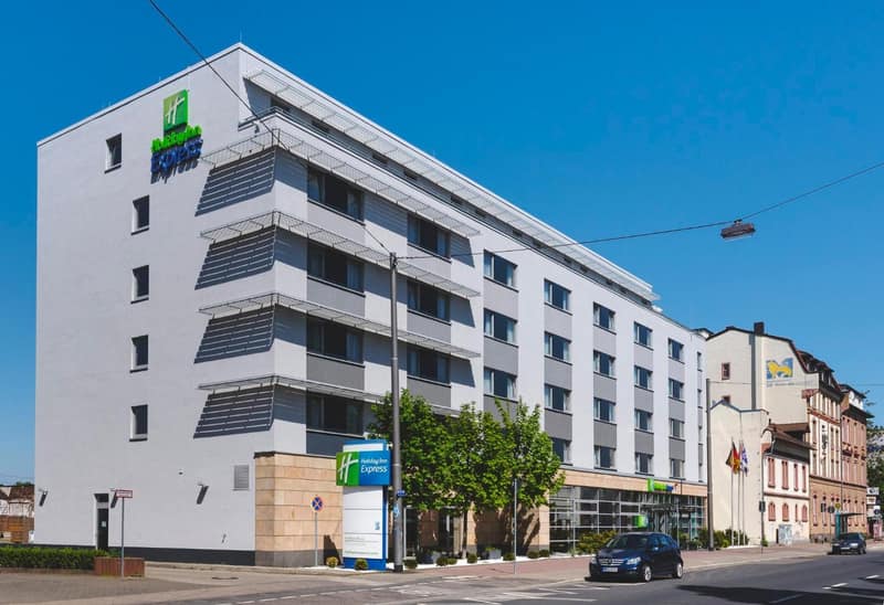 Holiday Inn Express Frankfurt Messe by IHG — building