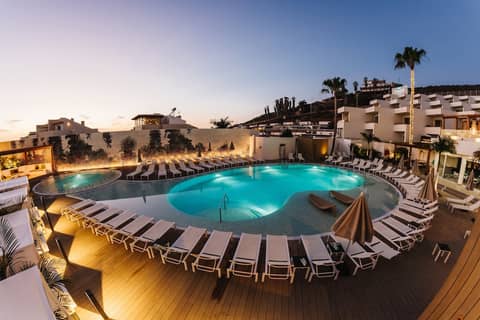 Ohasis Boutique Suites — recepcion & lobby