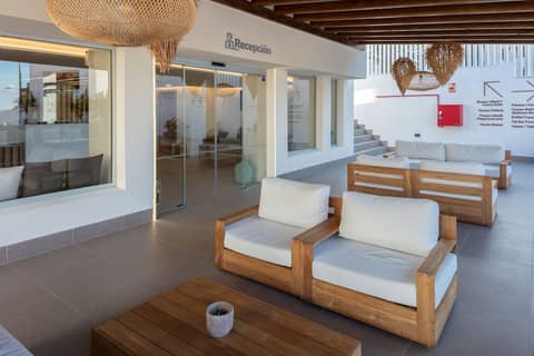 Ohasis Boutique Suites — recepcion & lobby