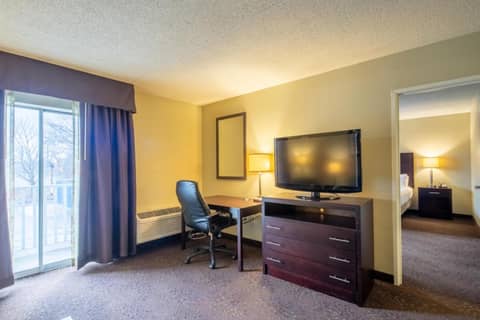 Holiday Inn Express Hotel & Suites Pittsburgh Airport by IHG — photo 3